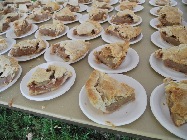 Dummerston Apple Pie Festival celebrates apples, community