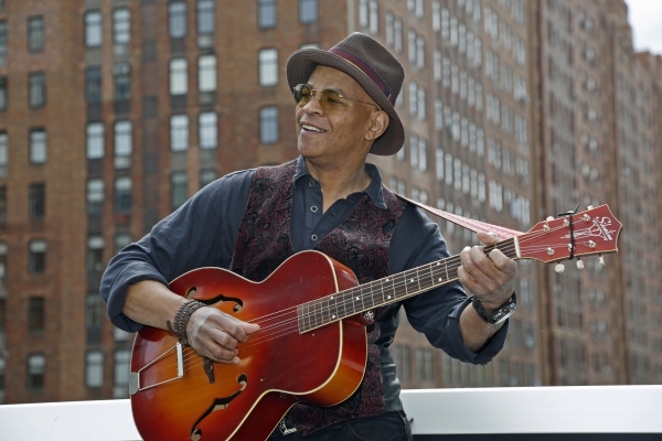 Stroll presents bluesman Guy Davis in a fundraising performance