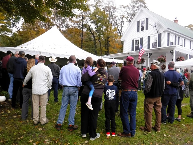 More than 300 people gathered at West Brattleboro’s Robb Family Farm on Sept. 30 for a memorial for its patriarch, Charles, who mourned the death of his friend and Ames Hill Road neighbor Stuart Thurber a month earlier. 
