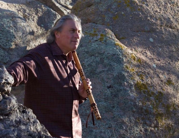 Stone Church Arts begins season with world flute master Gary Stroutsos