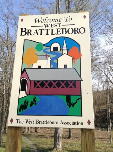 New welcome signs installed in West Brattleboro